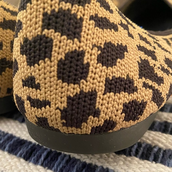 Rothy’s The Point Leopard Flats, Retired Print, Size 8 - Picture 9 of 15